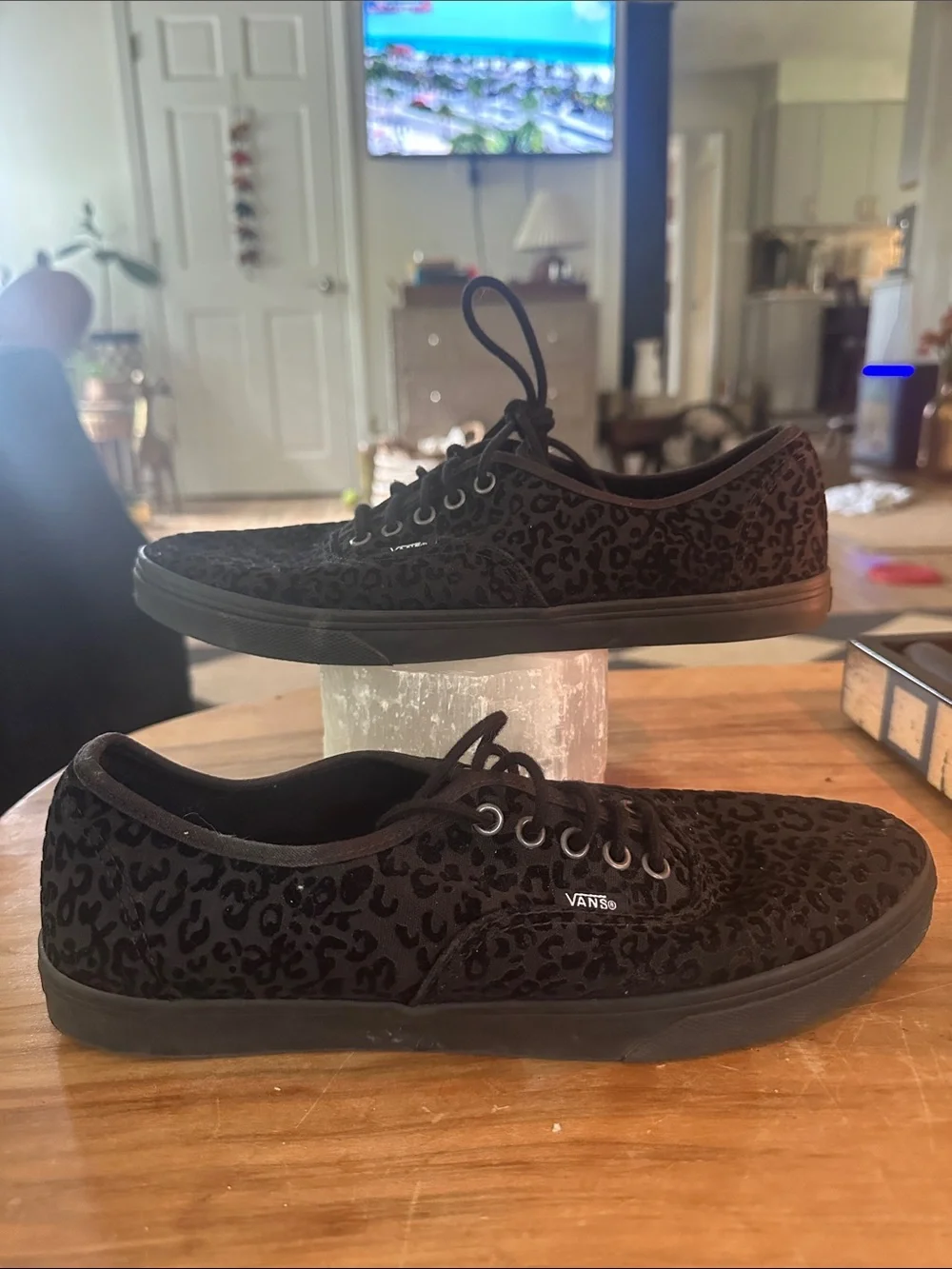 Vans Black Leopard Velvet Low Top Sneakers. Size 9.5